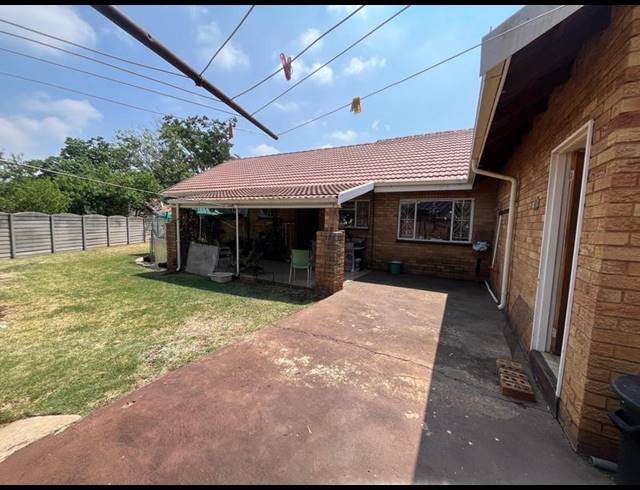 3 BEDROOM HOUSE FOR SALE IN KLIPPOORTJE